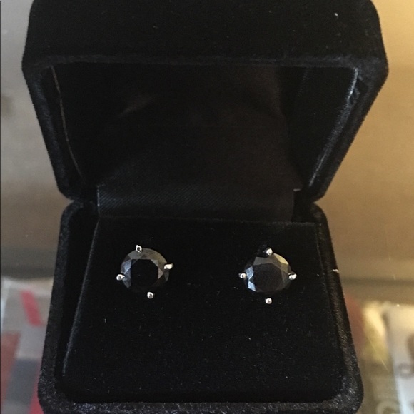 Diamond earrings - Picture 4 of 7